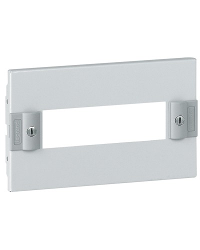 Панель лицевая Legrand 020304 в Калининграде Аксессуары для стоек и шкафов Pintop.ru